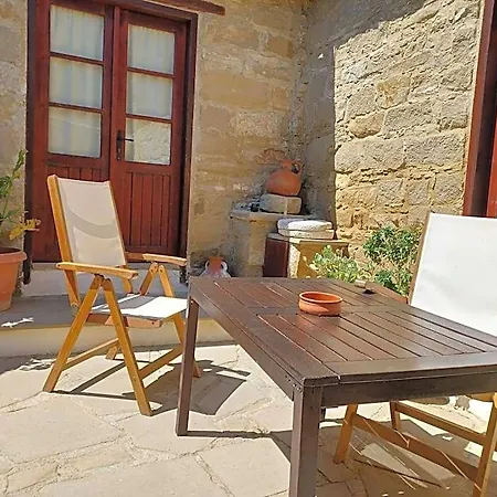 Niovi House 4*