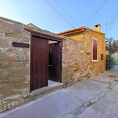 Niovi House 4*