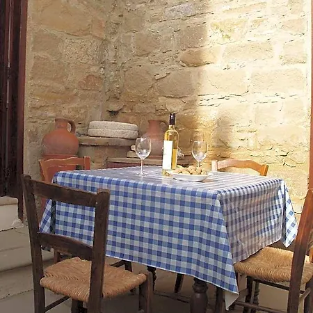 Niovi House 4*