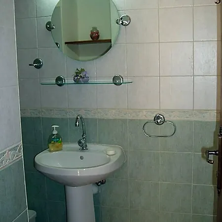 Hotel Niovi House Tochni