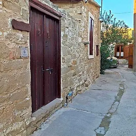 Niovi House 4* Tochni